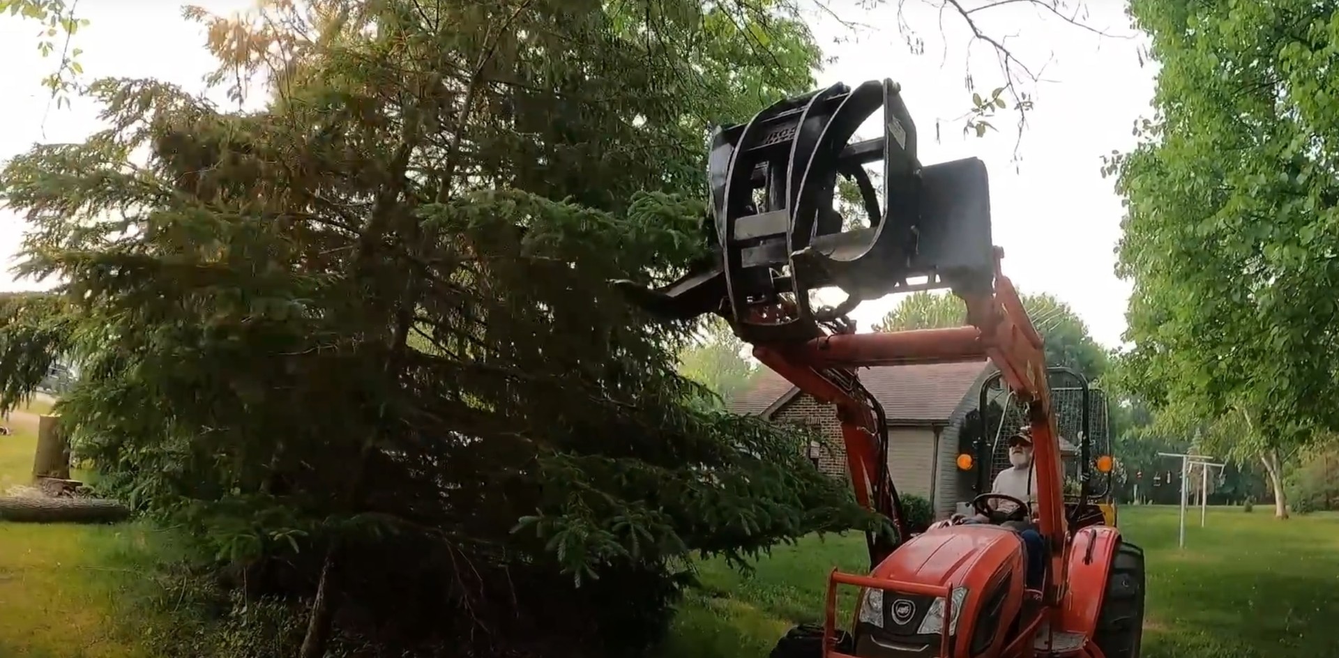 Emergency tree removal equipment in The Villages FL